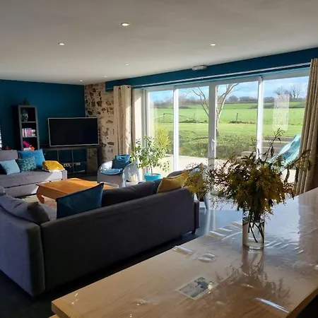 Corps De Ferme Renove - 14 Personnes Holiday home