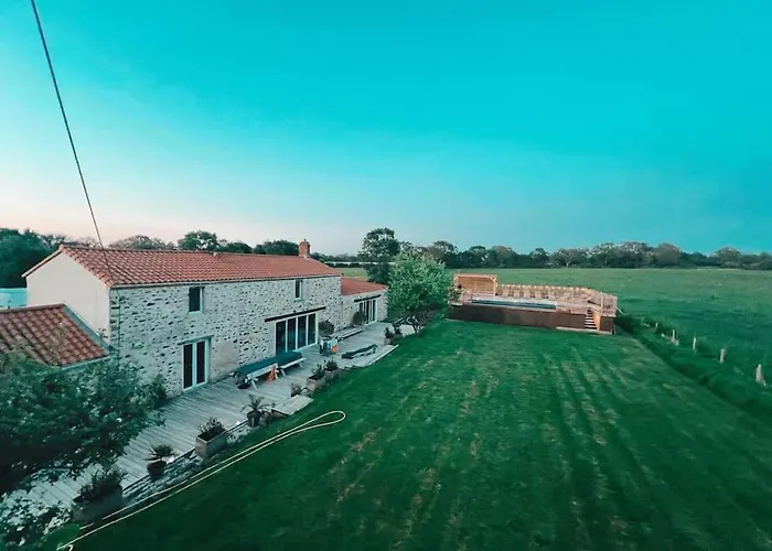 Ferienhaus Corps De Ferme Renove - 14 Personnes Saint-Viaud